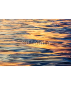 ValentinValkov, Blurry background from ripples and waves