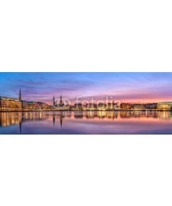 frankj_hamburg, Die Binnenalster in Hamburg am Abend.