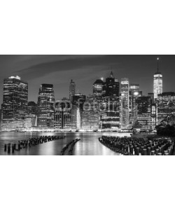 MaciejBledowski, Black and white photo of Manhattan waterfront, NYC, USA.