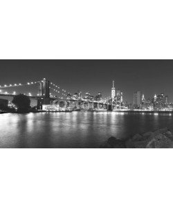 MaciejBledowski, Black and white picture of New York at night.