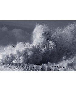 Zacarias da Mata, Sea pier under heavy storm