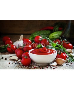 5ph, Tomato ketchup sauce with garlic, spices and herbs with cherry t