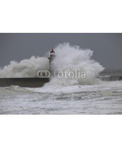 Carlos, Storm with big waves near a lighthouse