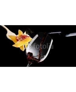 MAURO, Macaroni with tomato sauce and glass with red wine