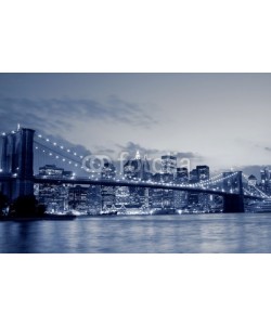 Joshua Haviv, Brooklyn Bridge and Manhattan skyline At Night
