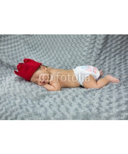converse677, newborn baby is lying on fabric gray,6 week old