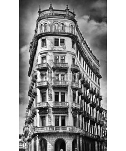 javigol860101, Black and white image of crumbling old building facade with dram