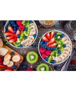 nblxer, Breakfast bowl: granola with banana, kiwi, raspberry, strawberry, blueberry and chia seeds