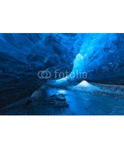 aiisha, Ice cave in Iceland