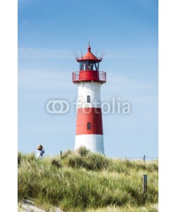 ryszard filipowicz, Lighthouse red white on dune vertical.
