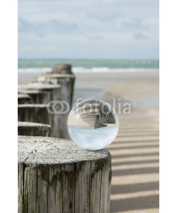 klauskreckler, Buhne am Meer mit Kristallkugel