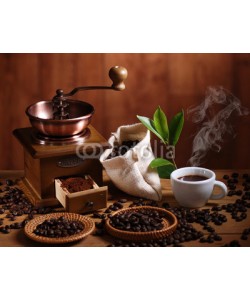 al62, tazza di caffè espresso con macinino in legno