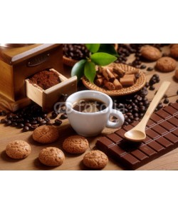 al62, tazza di caffè espresso con macinino in legno