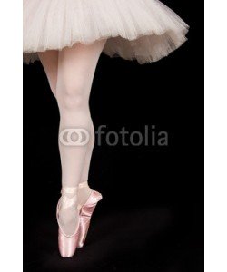 Alta Oosthuizen, A ballet dancer standing on toes while dancing artistic conversi