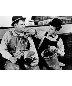 Hollywood Photo Archive, Laurel & Hardy - Towed in a Hole, 1936
