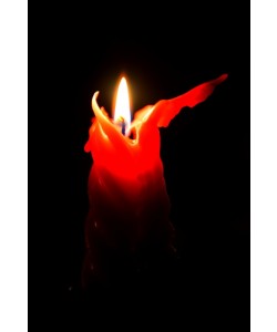 Hady Khandani, RED CANDLE IN THE DARK