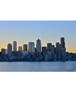 Hady Khandani, SEATTLE SKYLINE DURING DAYBREAK - USA