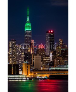 mandritoiu, Empire State Building on Saint Patrick's Day.