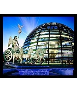 Gerahmtes Bild, Holz, Huber Images, Reichstagkuppel/Quadriga
